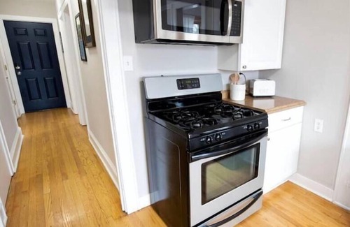 Saint Francis Apartment | Milwaukee Oasis: A Serene Retreat Near Lake Michigan