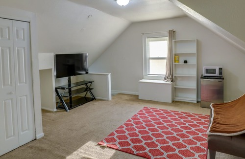 Milwaukee House | Milwaukee Vacation Rental - 2 Mi to Dineen Park!