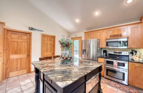 Young Harris Cabin | Mina at Notting Hill, 5/3.5 has large gas fireplace, firepit, slate pool table