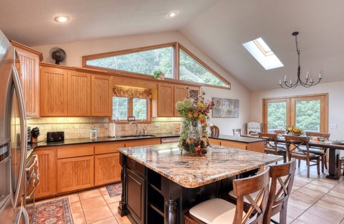 Young Harris Cabin | Mina at Notting Hill, 5/3.5 has large gas fireplace, firepit, slate pool table
