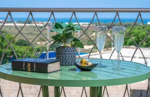 Or Akiva Apartment | Mina's luxury suite - panoramic sea view- קיסריה
