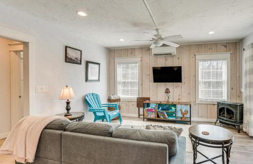 Mineral Bluff House | Mineral Bluff Cabin Rental with Private Hot Tub!