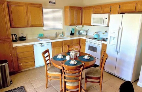 Desert Hot Springs House | Mineral Hot Spring Desert Oasis