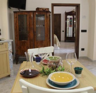 Historical Downtown Salerno Apartment | Minerva Charming House Your Romantic Hideaway near Amalfi Coast