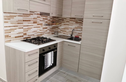 Montesilvano Apartment | Mini apartment a stone's throw from the beach with parking space