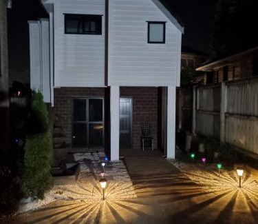 Papatoetoe House | Mini Mansion