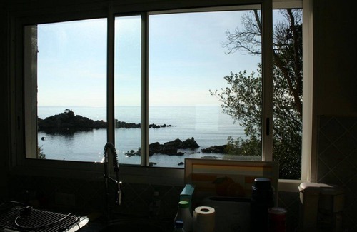 Favone Villa | Mini villa 2 people, ground floor, feet in the water direct access to the beach