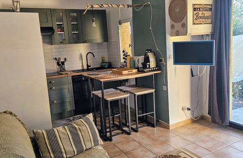 Serra-di-Ferro House | Mini-Villa in a residence with swimming pool, terrace, shady garden