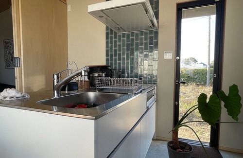 Kujukuri Cottage | Minimal quad Ran 4 person building/Sambugun Chiba