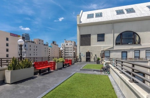 Historic Core Condo | Minimalist DTLA Loft - Affordable & Pet Friendly
