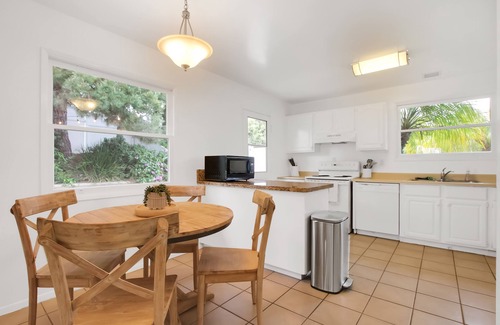 The Mesa House | Minimalist style 4 Bed Home sleeps 8 located 2 blocks from beach