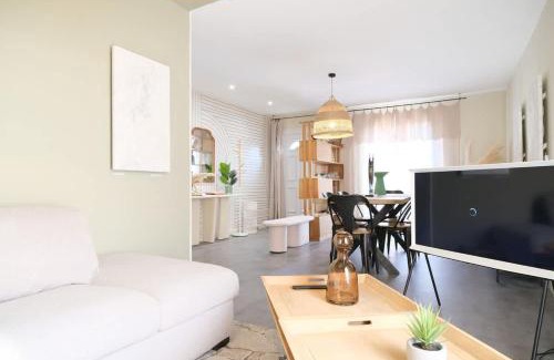 Saint-Lo House | Minimaliste Oasis - Golf & Spa