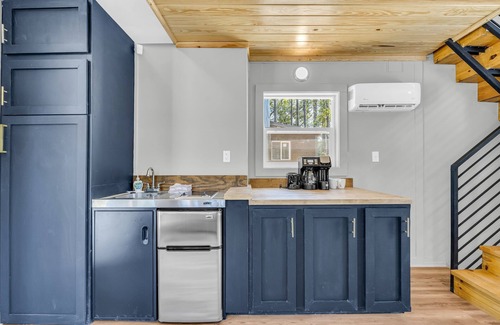 Starkville House | Mins from Campus | Private | Grill Deck