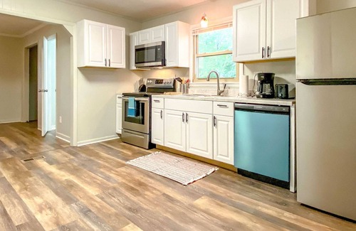 Normal House | Mins to Alabama A&M & Downtown - Cozy Hideaway
