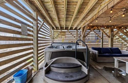 Nags Head House | Mins to Beach Hot Tub Outdoor Projector BBQ Grill