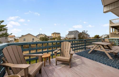 Nags Head House | Mins to Beach Hot Tub Outdoor Projector BBQ Grill