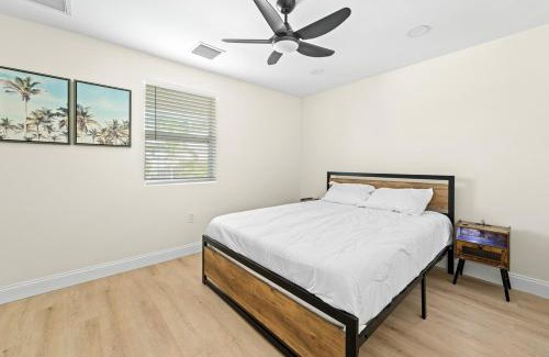 Briny Breezes House | Mins to Beach Recently remodeled Putting Green