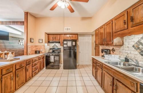 Whitehaven House | Mins to Graceland & Airport- Whitehaven Hideaway