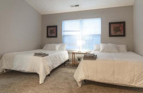 Wayne House | Mins to Park River Downtown Chapel Hill Charmer