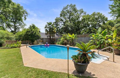 Montgomery House | Mins to Zoo - Capitol Heights Hideaway