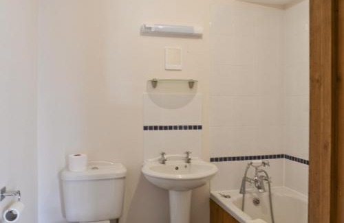 Potter Heigham House | Mint - E4322