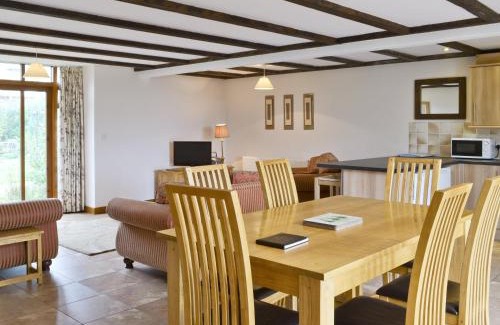 Potter Heigham House | Mint - E4322