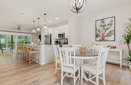 Bermuda Bay House | Mint Julep 3 Bedroom at Cambridge Cove With Private Hot Tub!
