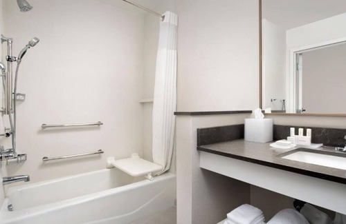 Florida City House | Minutes away from Everglades Alligator Farm! Breakfast, Parking, Pets Allowed!
