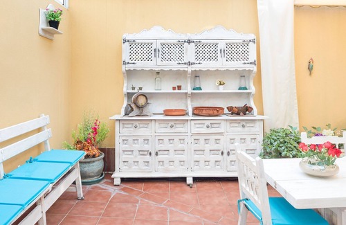 Valdelagrana House | Minutes from Beach with Beautiful Patios, Wi-Fi and Charming Decor