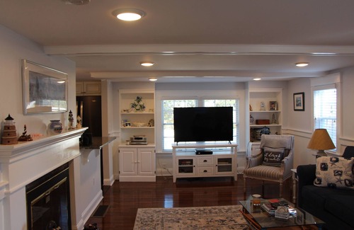 Pocasset House | minutes from bridges