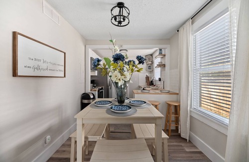 North Charleston House | Minutes from D-town/Beaches/Shopping