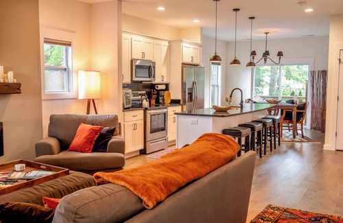 Oakley House | Minutes From Downtown Asheville!