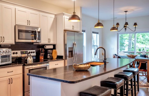 Oakley House | Minutes From Downtown Asheville!