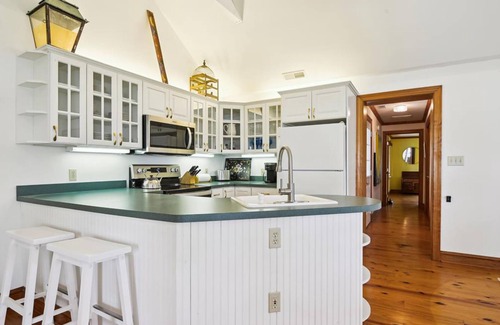 Royal Oak House | Minutes from Downtown Easton and St. Michaels | Charming | 4000 ft of Shoreline