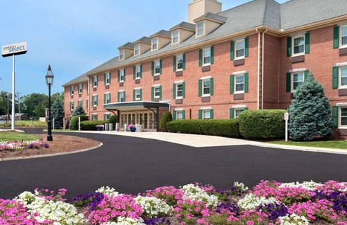 Woburn Other | Minutes from New England Aquarium! 2 Units, Free Parking, Pets Are Welcome!