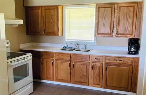 Mid America House | Minutes from Oaklawn Racing and Gaming historical downtown Hot Springs and lakes