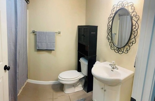 Mid America House | Minutes from Oaklawn Racing and Gaming historical downtown Hot Springs and lakes