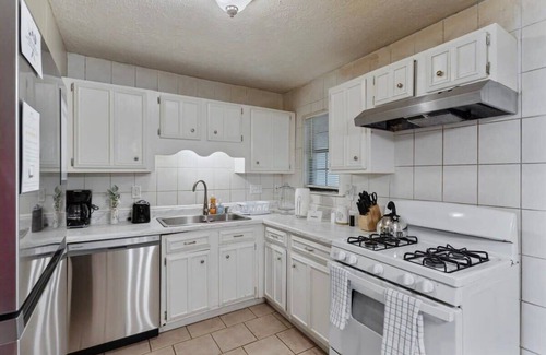 Gunter Afs House | Minutes from Shopping & Dining- Montgomery Marvel