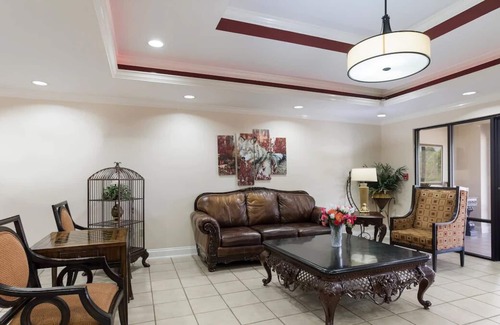 Pittsburg House | Minutes from Vanhook Falls Trailhead! Free Parking, Pet-friendly Property!