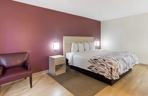 Pittsburg House | Minutes from Vanhook Falls Trailhead! Free Parking, Pet-friendly Property!