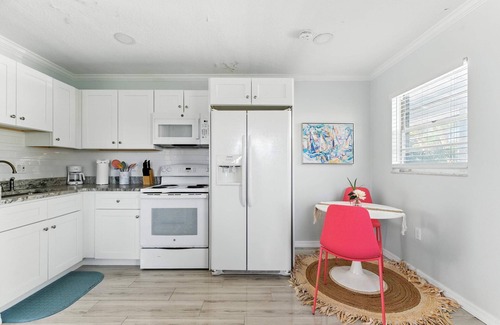 Whitney Beach Condo | Minutes to Anna Maria - Canal Hangout Onsite Apartment