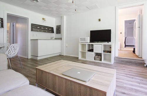 Norfolk House | Minutes to Bay Beaches and NAVY Base! LOVE this Spacious Mid-Century Ranch