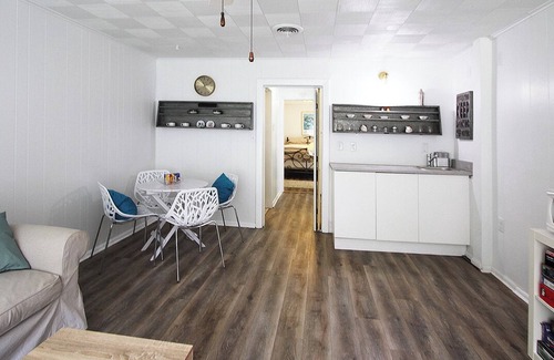 Norfolk House | Minutes to Bay Beaches and NAVY Base! LOVE this Spacious Mid-Century Ranch