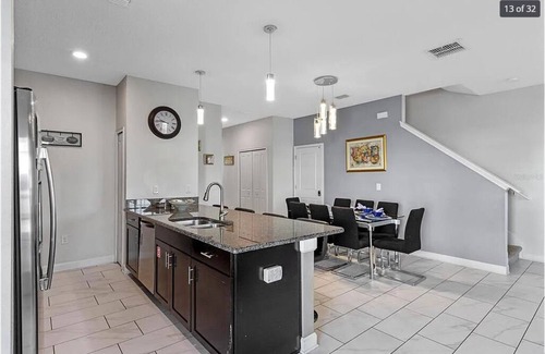 Davenport House | Minutes to Disney + 5BR, 4BA + Private Pool
