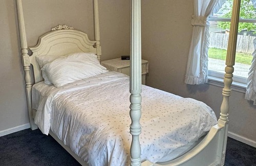Great Barrington House | Minutes to downtown Great Barrington and many Berkshire attractions.