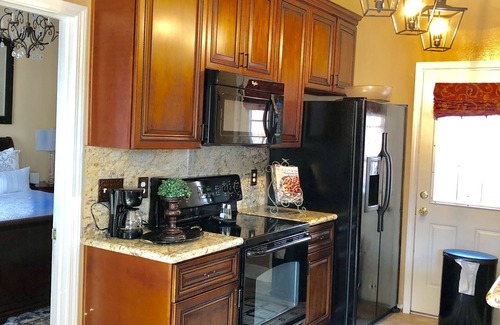 Algiers House | Minutes to French Quarter and Downtown 3 Bdrm $275 A Night.