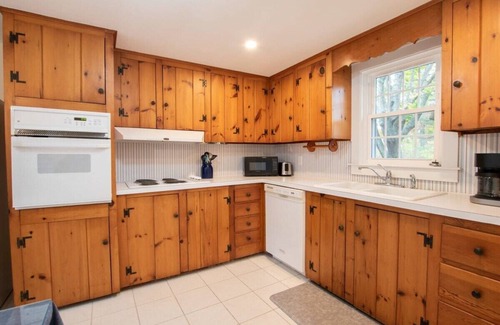 Bass River House | Minutes to Nantucket Sound Beaches!