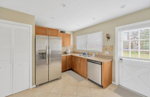South Sarasota House | Minutes to Siesta Beach! Gorgeous home with pool