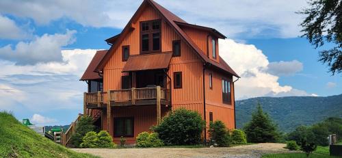 Frank House | Mio Nido at Eagles Nest