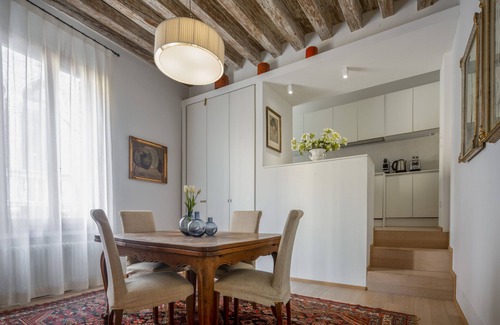 Cannaregio Apartment | Miracoli Apartment with View on the Canal R&R